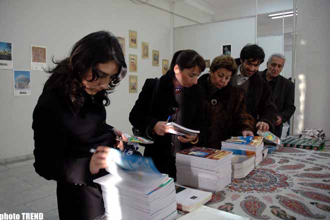 В Баку открылась выставка искусства города    Исфаган